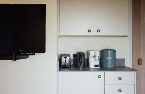 Farmhouse Charm with Modern Style in Pembrokeshire - Foto 79