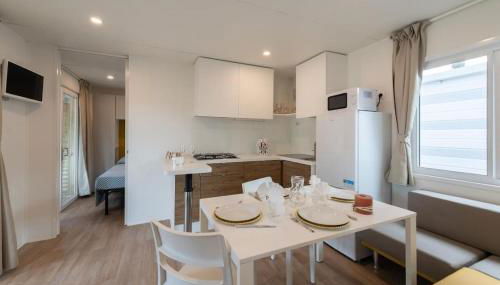 Cozy 2 bedroom Cabin sleeps 5 in Lido di Spina, Italy - Perfect Family Retreat - Foto 3