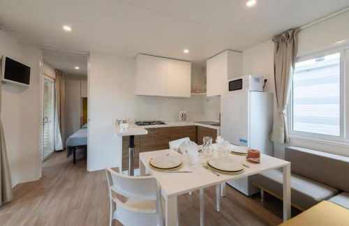 Cozy 2 bedroom Cabin sleeps 5 in Lido di Spina, Italy - Perfect Family Retreat - Foto 3