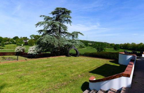 The Coach House at Wenvoe Manor, Cardiff - Photo 38