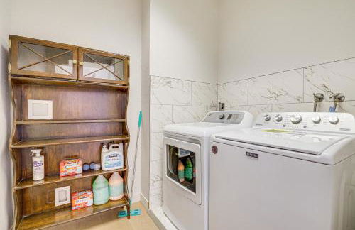 Spacious Camano Home with Hot Tub and Water Views! - Foto 28