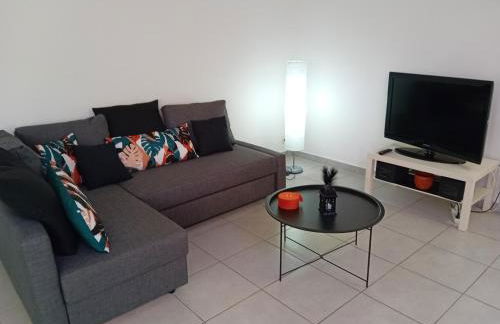 Bas de villa avec jardin piscine clim proche plages calanques - Foto 12