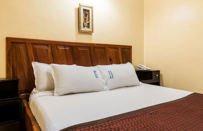 Blue Pearl Apartments - Photo 5