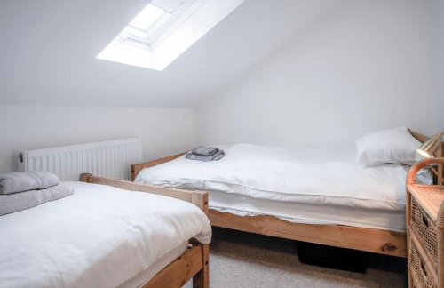 Yellow Cottage - 2 Bedroom Cottage - Dale - Foto 13