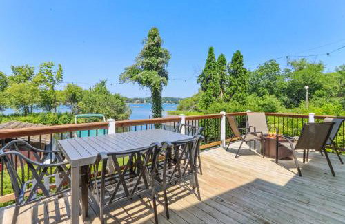 Canoes and Dock Waterfront Retreat on Lake Beulah! - Foto 1