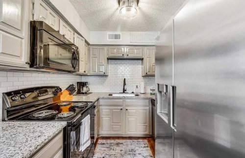 Upgraded 1BD condo Pool Irving I45 - Foto 6