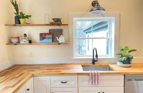 Duplex Farmhouse Rental Walk to Downtown - Foto 18