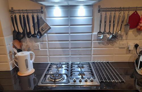 Old Brewery home with pool and gym access - Foto 14