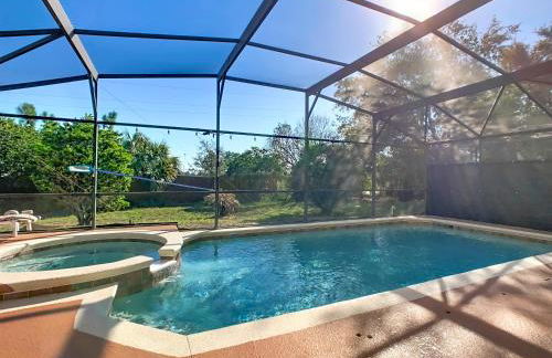 Spacious retreat w pool & game room - Foto 59