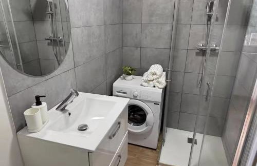 Rare Find Brand New & Fully Equipped Studio - Foto 3
