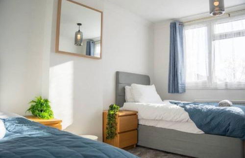 3 Bedroom home in Milton Keynes with Free Parking, WiFi and SKY TV - Foto 16