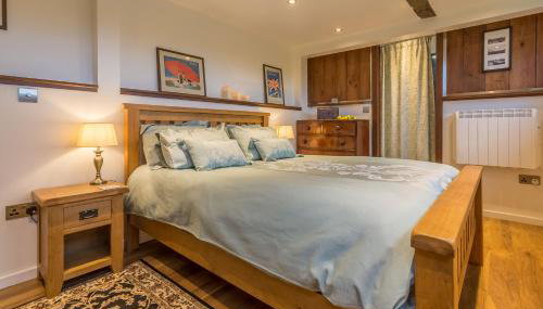 The Signal Box - Photo 4