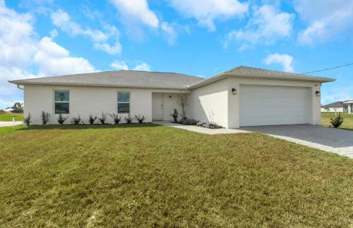 Luxury Retreat with Heated Saltwater Pool and Big Patio Perfect for 2 families - Foto 28