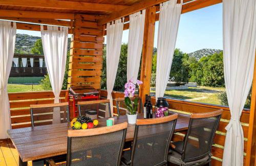 Cozy and Chic Little House with pool Ivinj - 5 - Foto 55