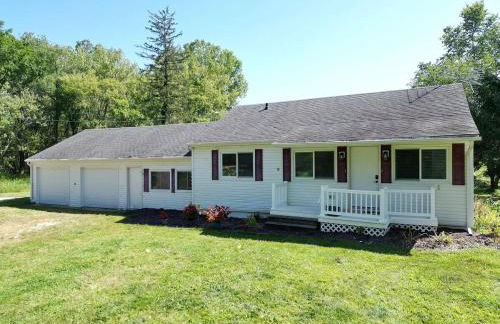 Riverside Retreat - Renovated Home on 15 Acres! - Foto 15