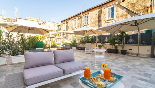 Élite House free parking for small cars only - Photo 4