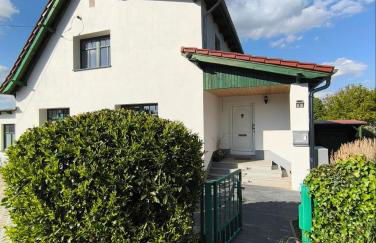 Modernes Ferienhaus mit 4 separaten Appartements, je mit vollausgestatteter Küchenzeile und eigenem Bad, 2 Gehminuten zum Badesee, Garten, Grillplatz, Kinderspielbereich, Hunde sind willkommen - Foto 26