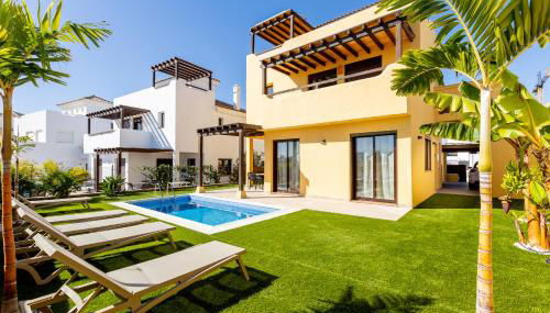VILLA WITH 4 BEDROOMS AND PRIVATE HEATED POOL - Foto 2, Garden