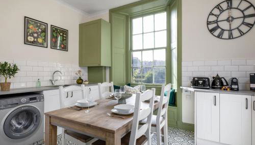 Historic Trackside Retreat, Charming Getaway - Foto 5