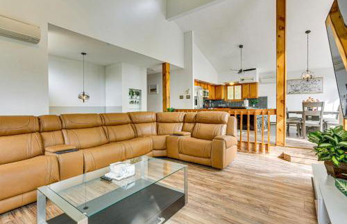 Luxury Home with Game Room, 4 Mi to Bushkill Falls! - Foto 6