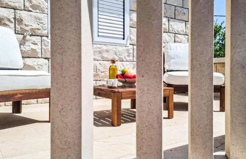 Awesome Home In Novo Selo - Foto 7
