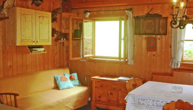 Chalet in Kolbnitz Near Ski Slopes - Photo 5, Living room