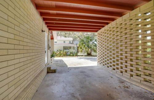 Charming Mid-Century House - Just Steps to Lake! - Foto 32