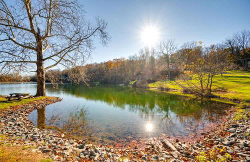 Walk to Liberty Mountain Lake-View Ski Retreat! - Foto 29