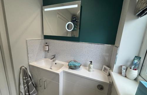 Entire guest suite in Highcliffe Dorset - Photo 24