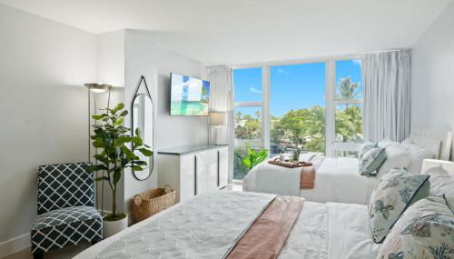 Beach Front 2 Bed Condo - Pool & Tiki Bar - Foto 1