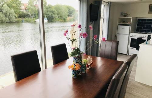 RIVER RETREAT- near Holloway U, Thorpe Park and Heathrow airport - Foto 47