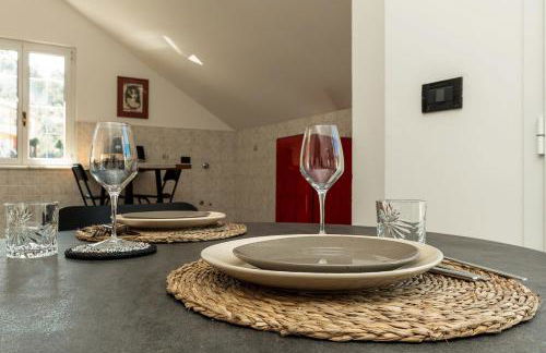 Kejani attic apt Scenic Views, Lux bath, Fast Wi-fi - Foto 18