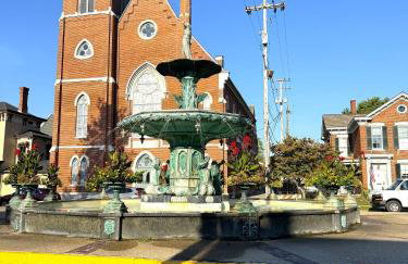 The Riverstone Getaway in historical Madison, IN - Foto 11