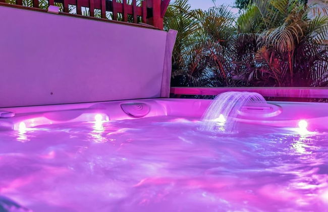 4b 2b w Hot Tub BBQ Firepit 9mins to Beach - Foto 32