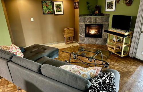 Comfortable one bedroom basement apartment in the woods - Foto 10