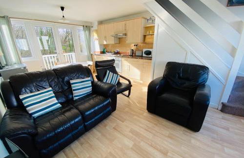 Freshwater Bay Holiday Cottages - Photo 26