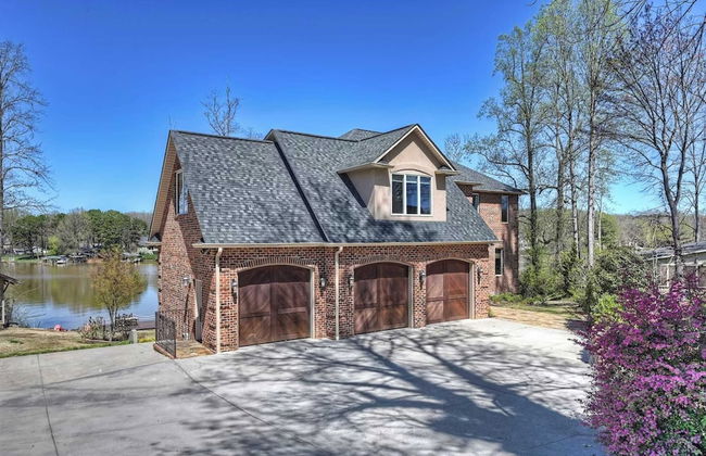 Flip Flop Therapy by Avantstay Lakefront Home w/ Game Room & Dock Access - Foto 9