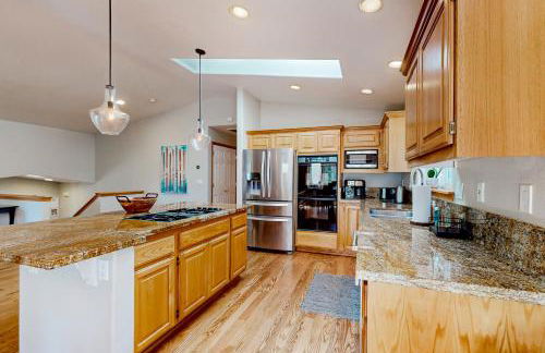 Sunlit Forest Haven - Foto 20