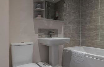 Walk to Liverpool Airport - Luxury Stay with EV Charge - Fast WiFi - Foto 20