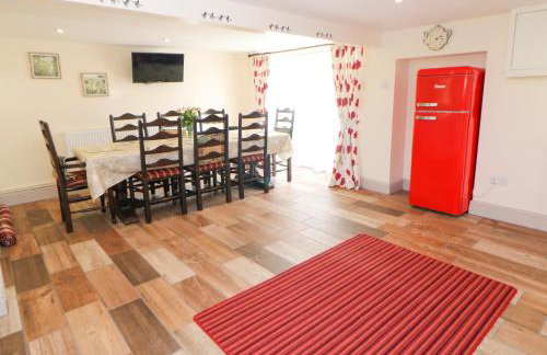 Ford Coach House Cottage - Photo 7