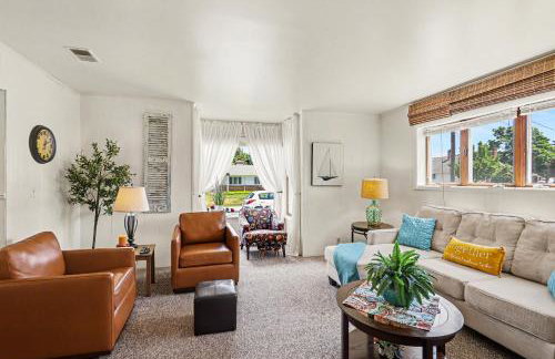 Cozy Downtown Cottage Near Beach and Pier - Foto 7