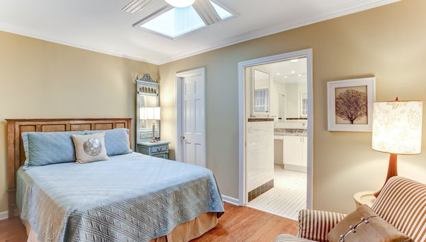 Ocean Ave Spacious Seaside Cottage by RedAwning - Foto 2, Habitación