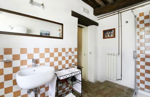 CASALE SANTA CATERINA Jacuzzi and Pool - Photo 53