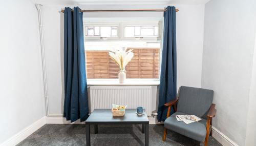 Stylish 4 bed - Contractor Stays, Wi-fi, Plenty of Parking - Foto 5