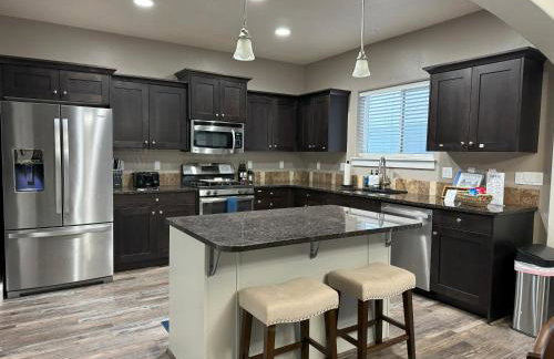 Spacious Family Retreat with Hot Tub & Home Theater - Foto 1