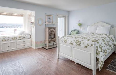 Coastal Garden - Anchor Pier Lodge - Photo 14