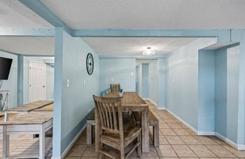 Historic Anchor at M Sleeps 7 Outdoor Shower Mins to Beach & Moody Gardens - Foto 31