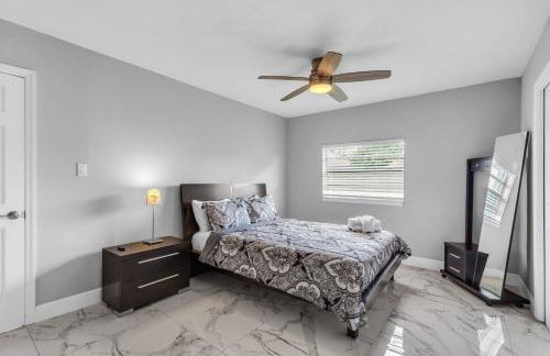 Private Vacation Home Near Beach Newly Renovated - Foto 7