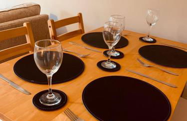 2 bedroom house walking distance to city centre WITH FREE PARKING - Photo 9