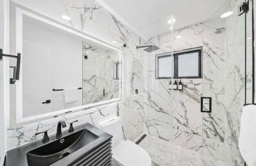 Two Neighboring Villas in The Heart of Miami - Foto 20